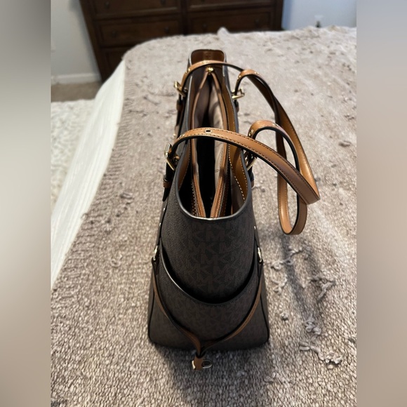 Michael Kors Voyager Dark Brown and Tan Tote - Picture 2 of 6